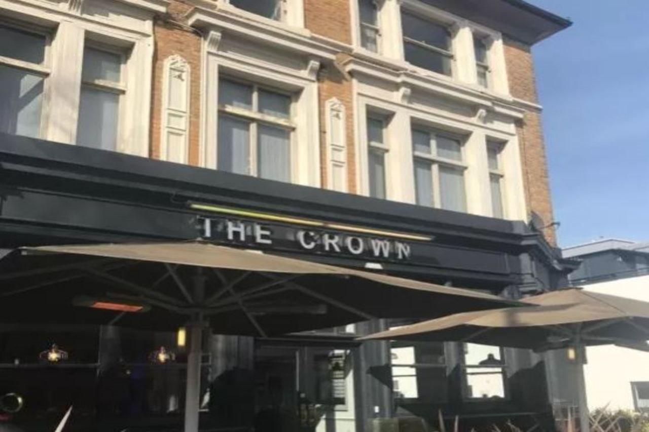 Publove @ The Crown, Battersea Londra Exterior foto