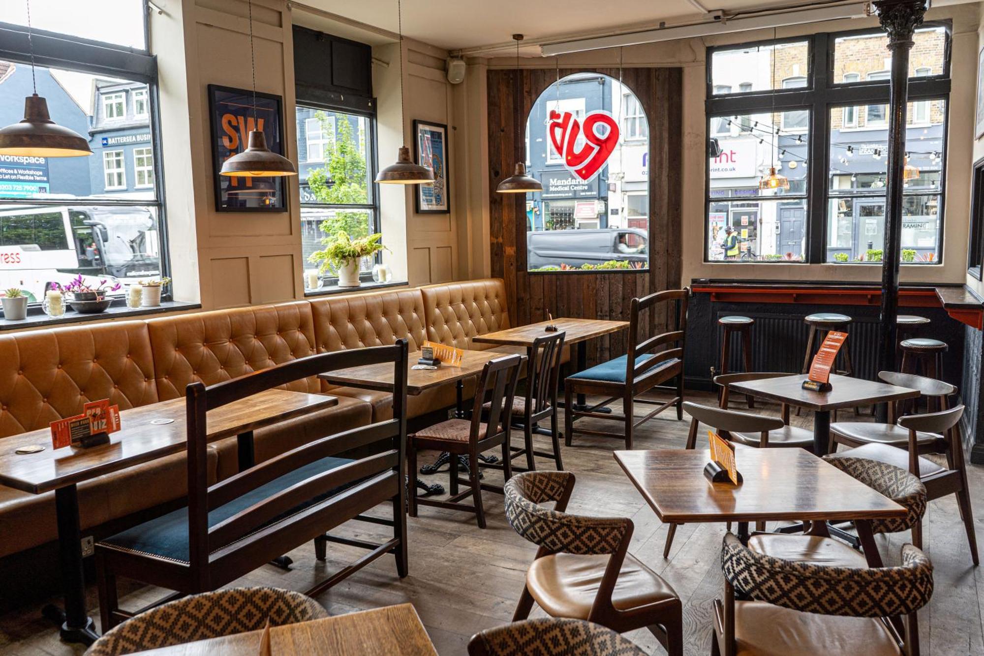 Publove @ The Crown, Battersea Londra Exterior foto