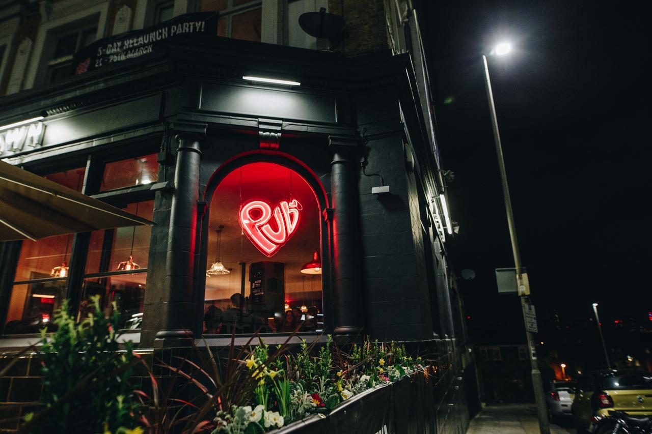 Publove @ The Crown, Battersea Londra Exterior foto